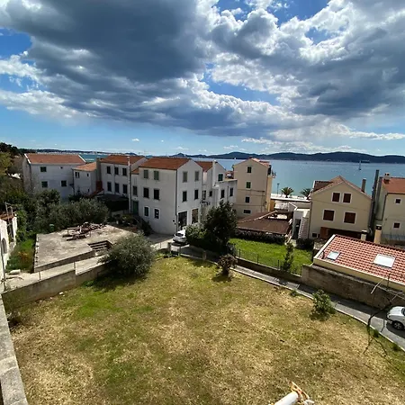 Apartment F&j *