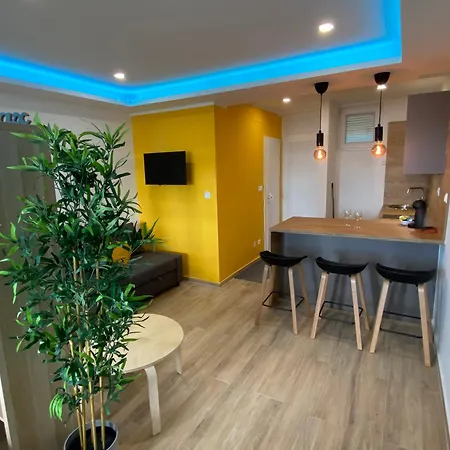 Apartment F&j *