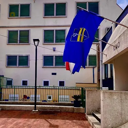 F&j Apartment